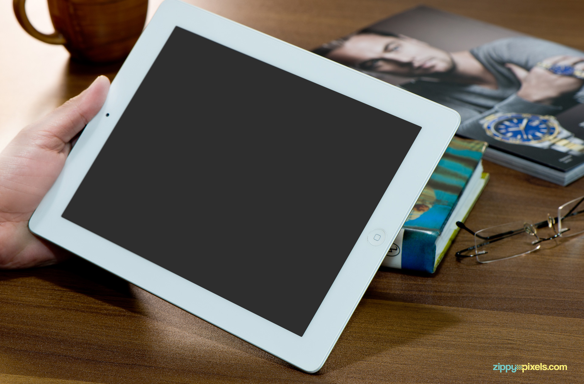 Free-iPad-Mockup-04-824x542