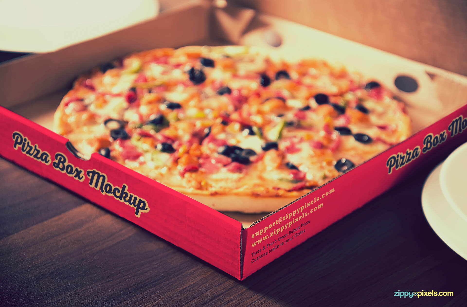 Stunning pizza box mockup psd.