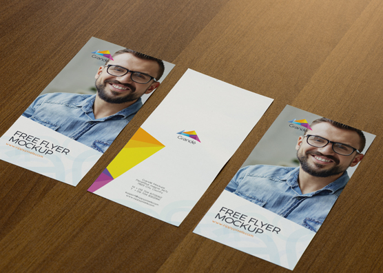 Free Appealing Flyer Mockup PSD