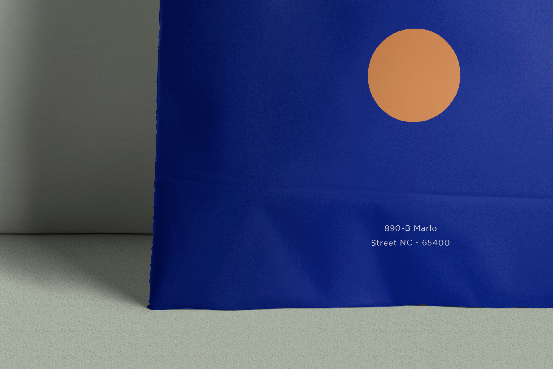die-cut handle bag