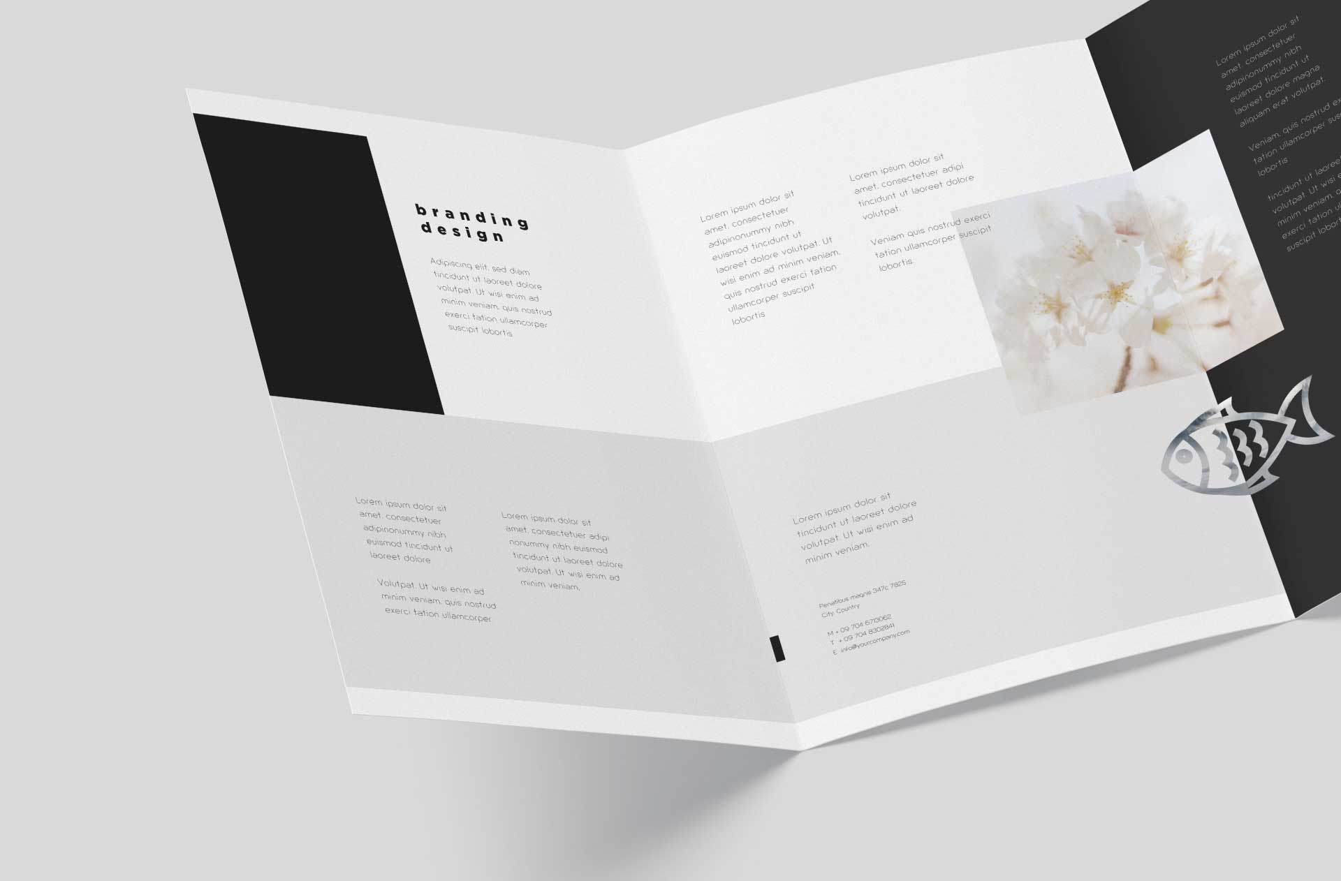 4-fold flyer mock-up